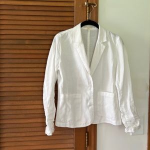 Beautiful Eileen Fisher white linen blazer
